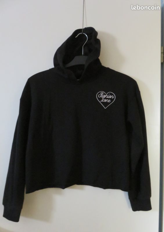 Sweat à capuche noir forme large Mis 2-3 fois 12 ans (image 2)