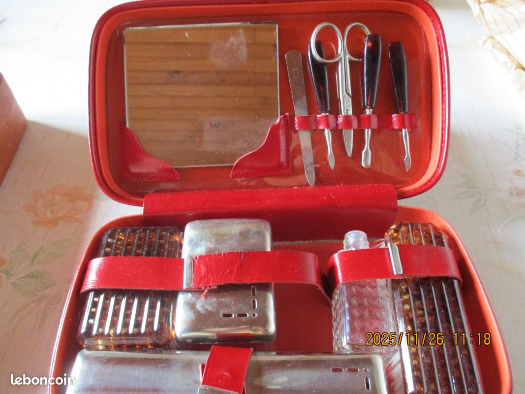 Trousse toilette vintage des années 1950 (image 1)