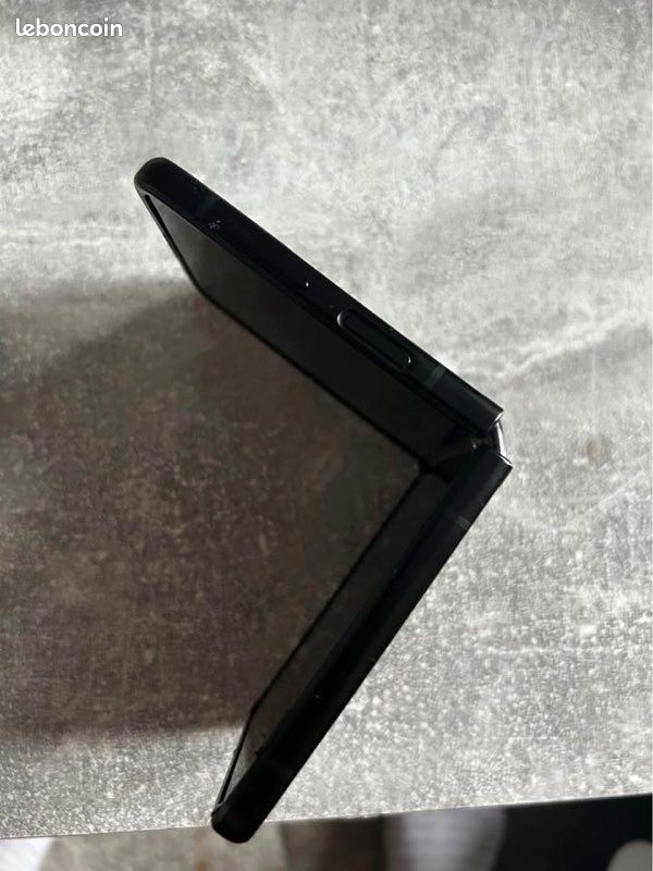 Samsung Galaxy Z Flip3 (image 8)