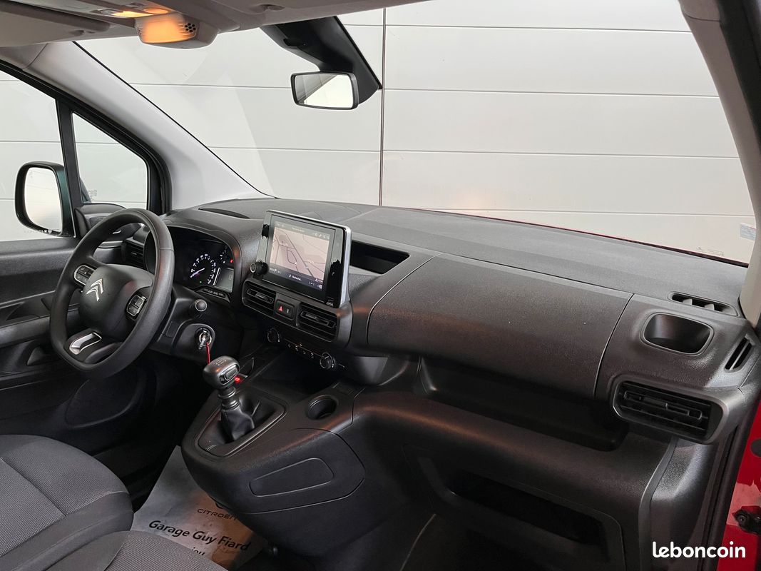 Citroën Berlingo (3 places) XL 950kg BlueHDi 130 S&S BVM6 Club / Faible KM /14 990 HT (image 9)