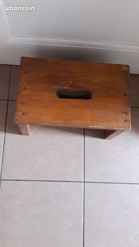 Tabouret en bois (image 4)