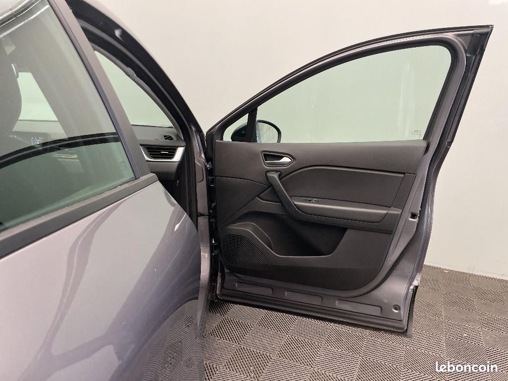Renault Captur E-Tech 145 - 21 Business (image 20)