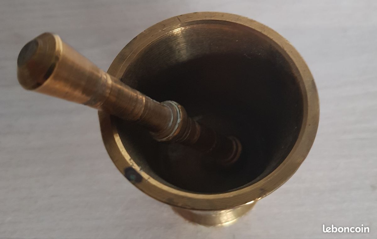 Mortier + Pilon d’apothicaire en bronze massif Ø6cm / Hauteur 7cm (image 3)