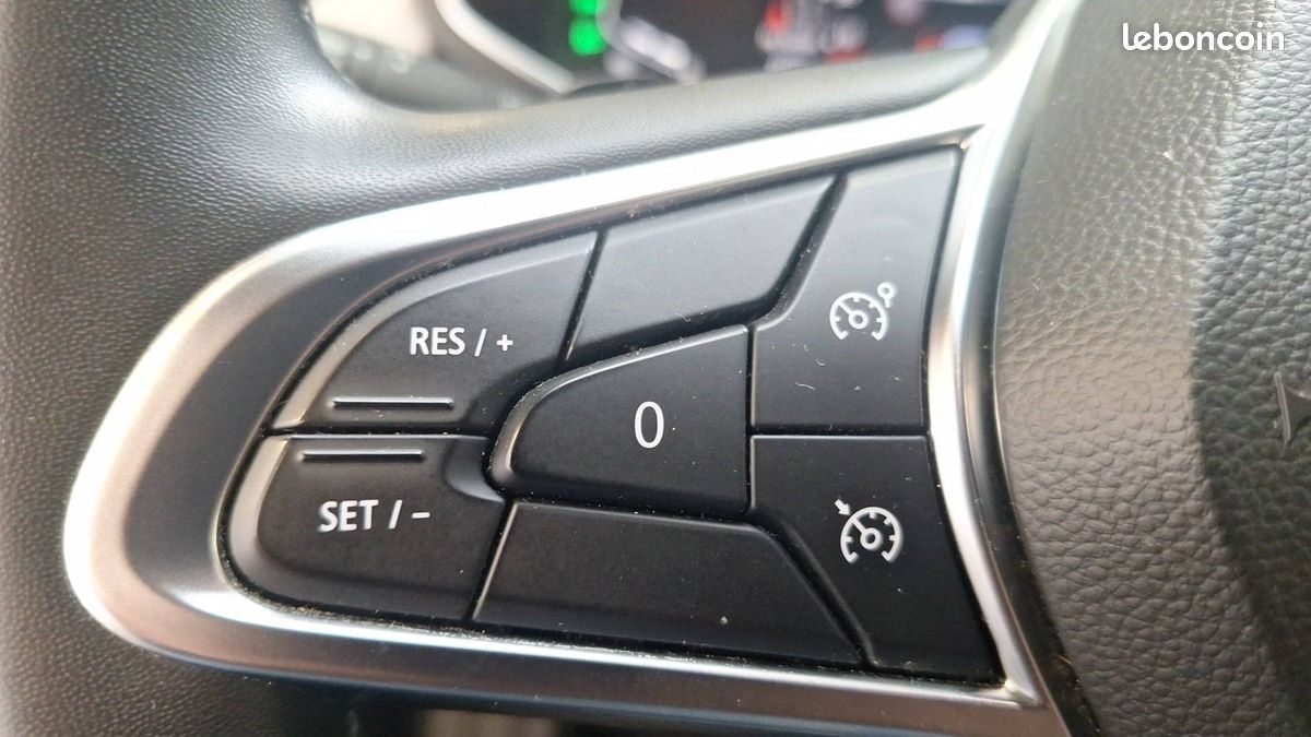 Renault captur tce 160 edc 21 intens (image 23)