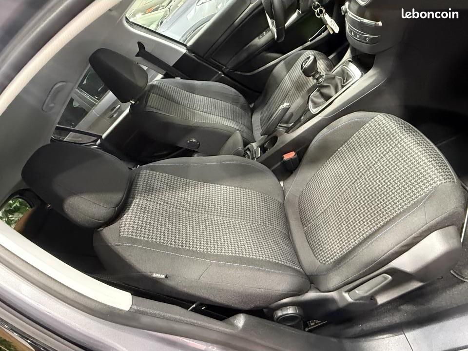 Peugeot 308 1.2 puretech 110 style start-stop (image 44)