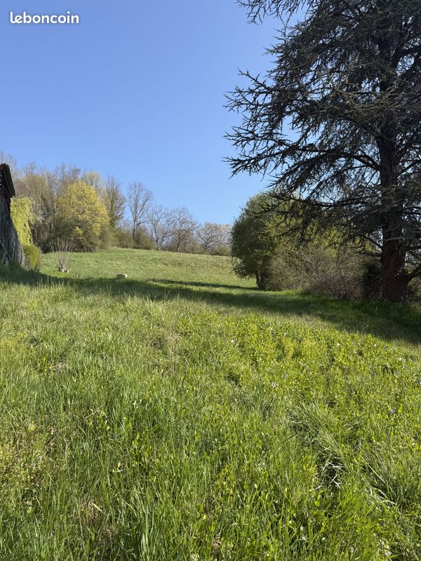 Terrain 8297 m² · à Cessieu · 8 297 m² · 70 000 €