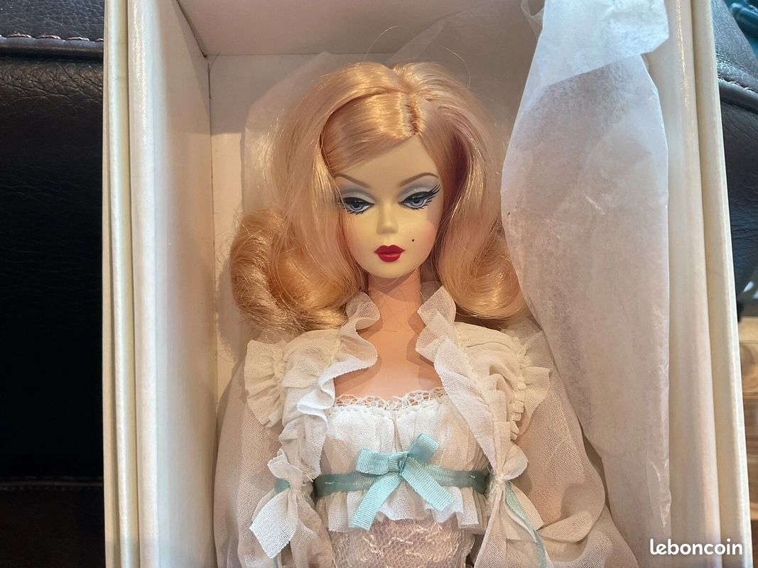 Barbie ingenue silkstone 2006 (image 2)