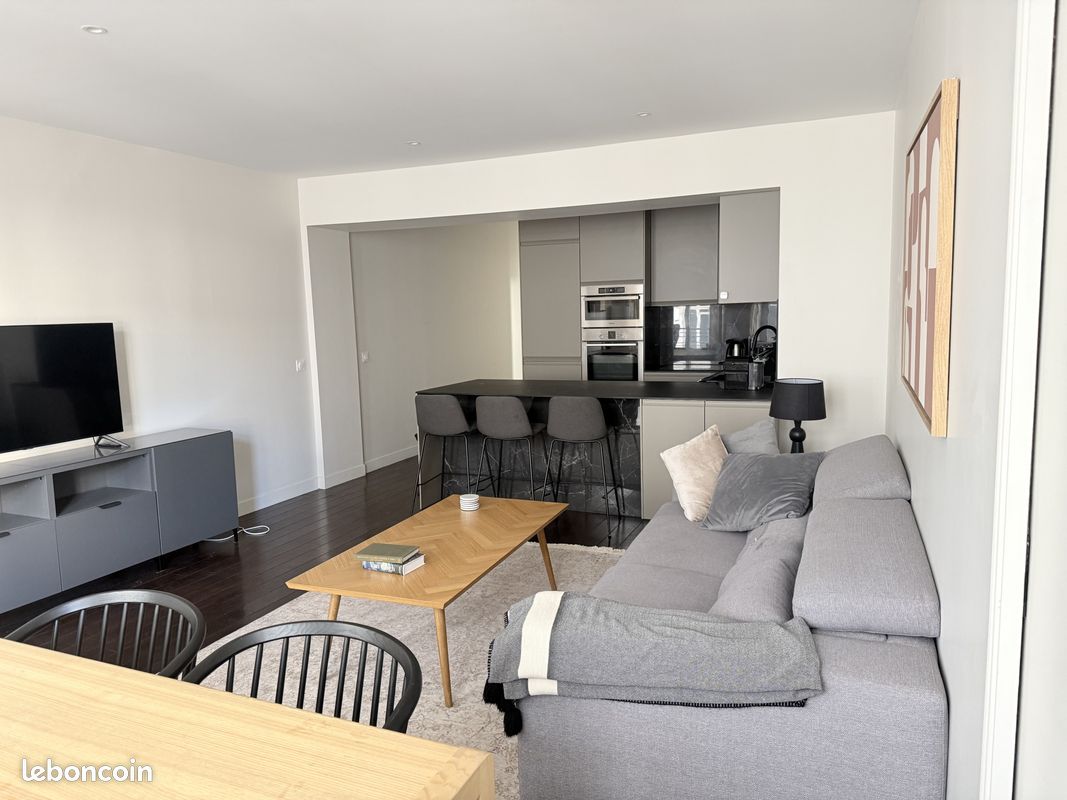 Appartement 3 pièces 71 m² · à Paris · 71 m² · 2 880 €/mois