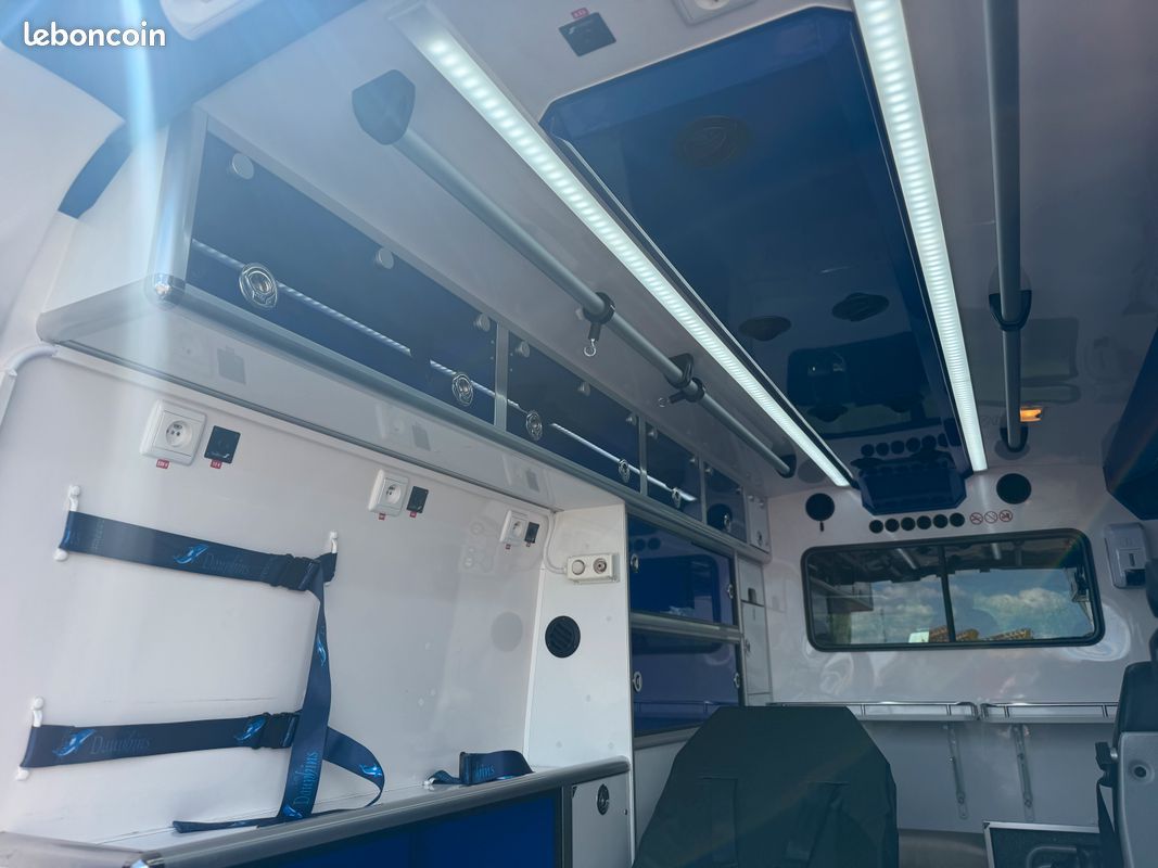 Renault Master L2H2 Ambulance Les Dauphins Type B - EN1789 2.3 Blue Dci 165 cv (image 13)