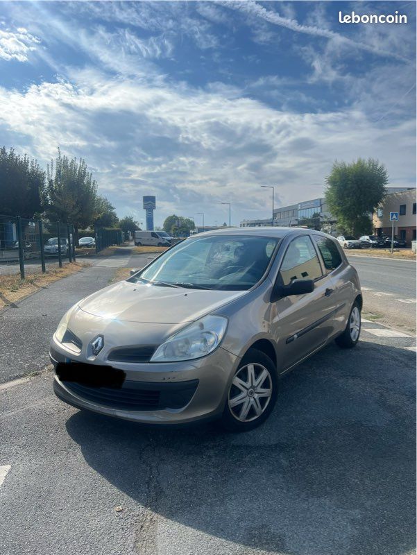 Renault clio 3 1.5 dci - RÉVISION COMPLÈTE + DISTRIB COMPLÈTE - CT OK (image 1)