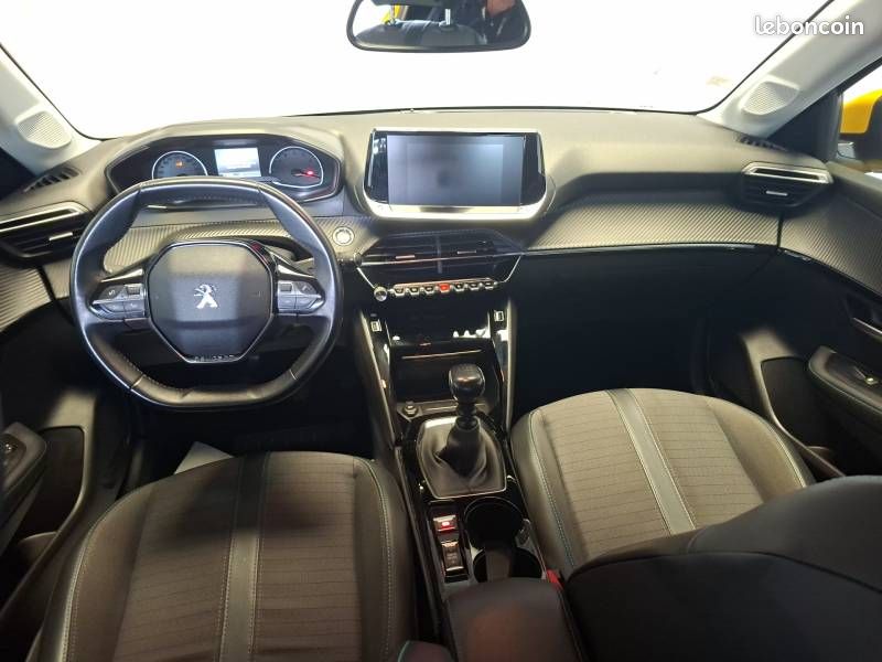 Peugeot 208 PureTech 100 S&S BVM6 Allure (image 8)