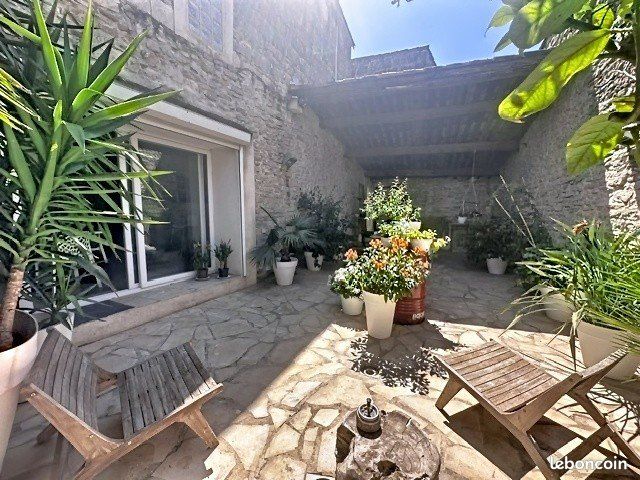 Maison 8 pièces 195 m² · à Lunel · 195 m² · 440 000 €