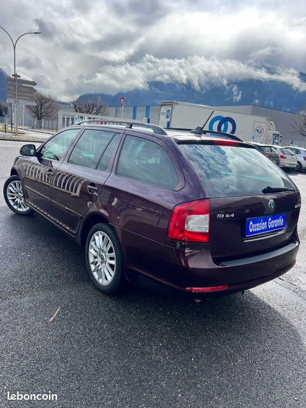 SKODA OCTAVIA COMBI 2.0L TDI 140cv boîte auto 4*4 (image 6)