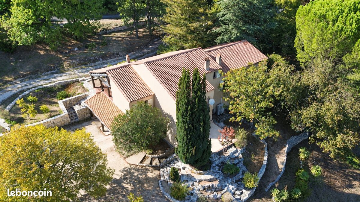 Maison 5 pièces 204 m² · à Garat · 204 m² · 262 000 €