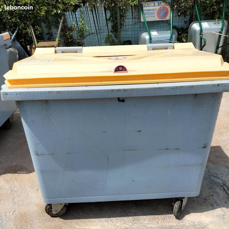 Poubelles (image 1)