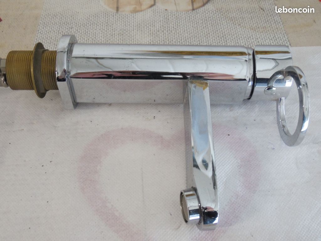 Robinet lavabo , évier (image 1)