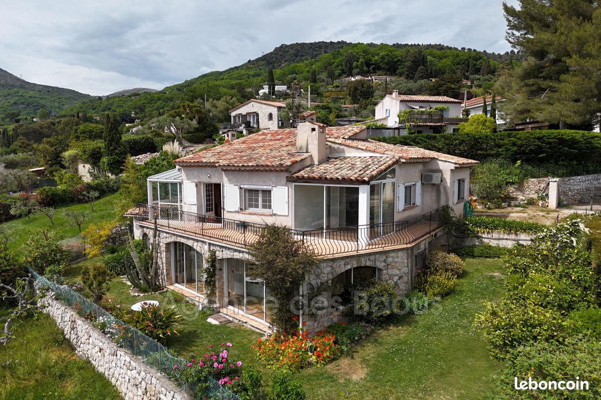 Maison 7 pièces 130 m² · à Vence · 130 m² · 772 000 €