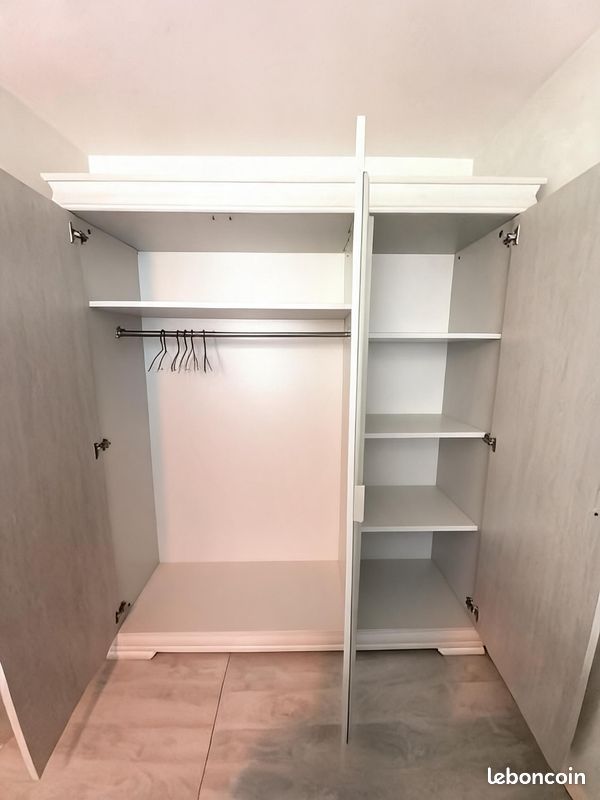 Chambre complète en bois vert clair – Lit + Sommier 140x190 + Armoire + Chevet (image 3)