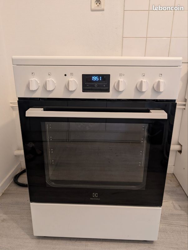 Cuisinière Electrolux – État neuf – Sous garantie (image 2)