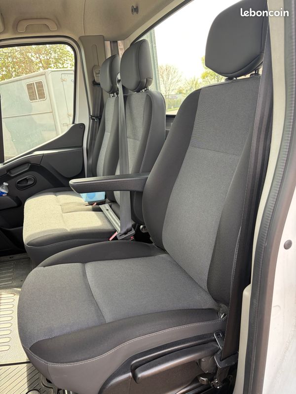 Renault master porte voiture 3t5 dci 145 à 23500 HT (image 4)