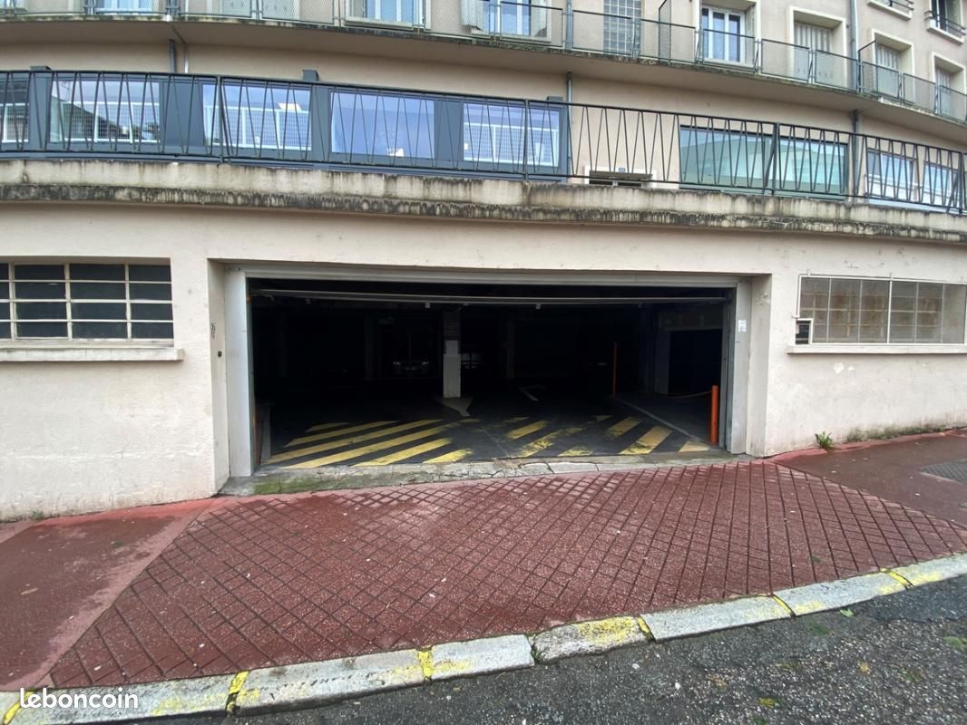 Parking 12 m² · à Limoges · 12 m² · 76 €/mois