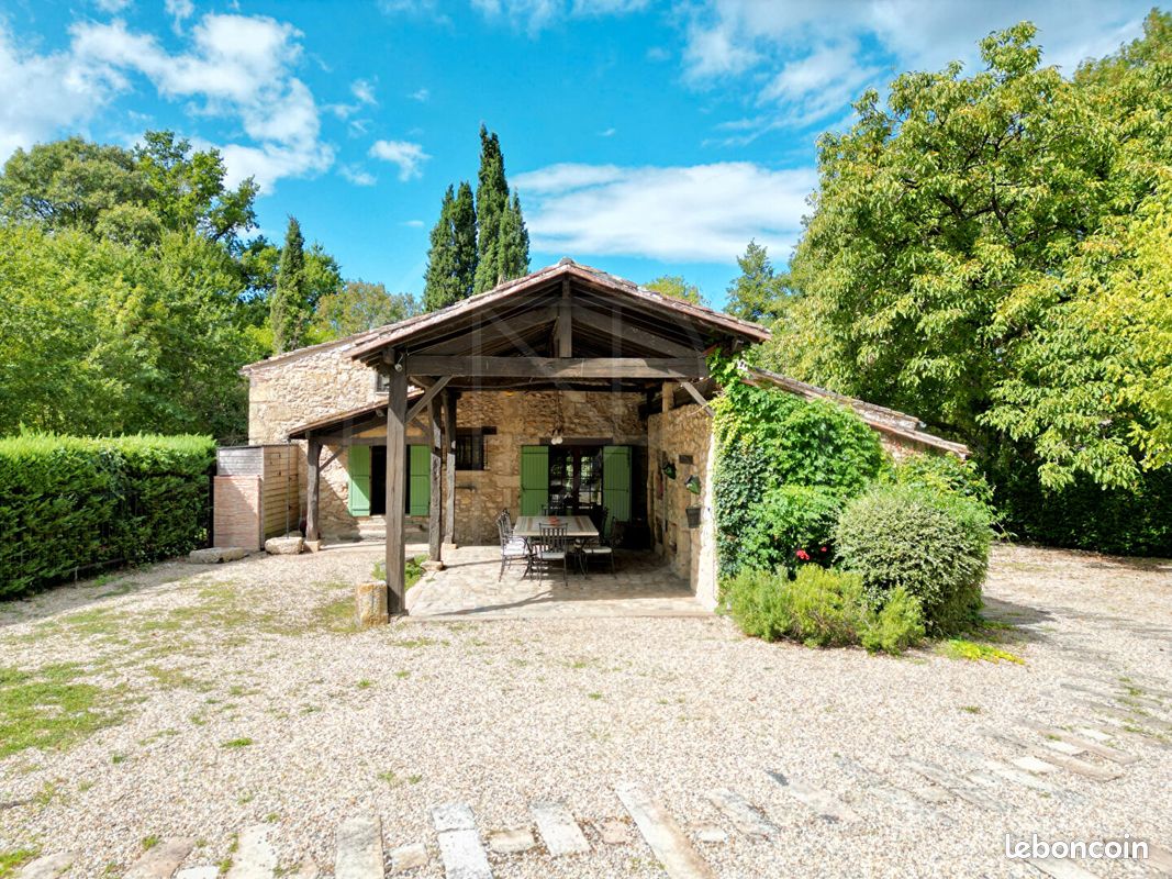 Maison 10 pièces 300 m² · à Gensac · 300 m² · 450 000 €