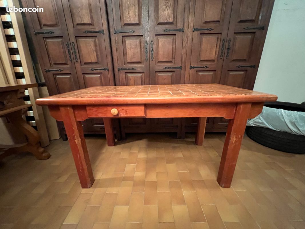 Table de cuisine en bois (image 1)