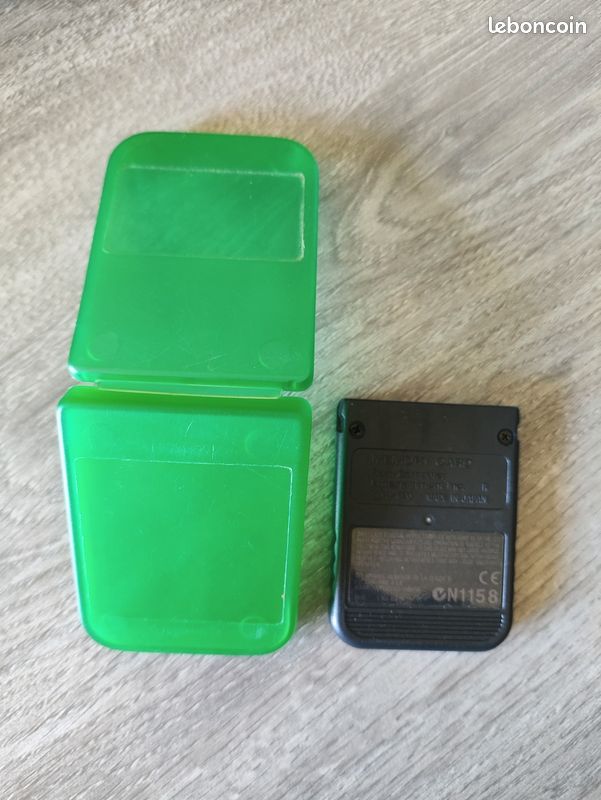 2 cartes mémoires pour Playstation 1 - Consoles