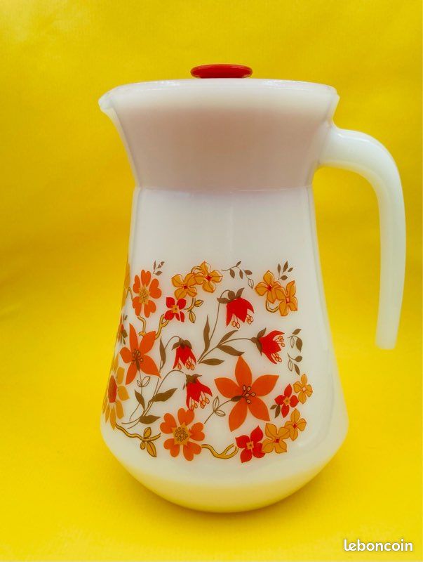 Pichet carafe Arcopal décor fleur avec couvercle Vintage années 70 - Label Emmaüs