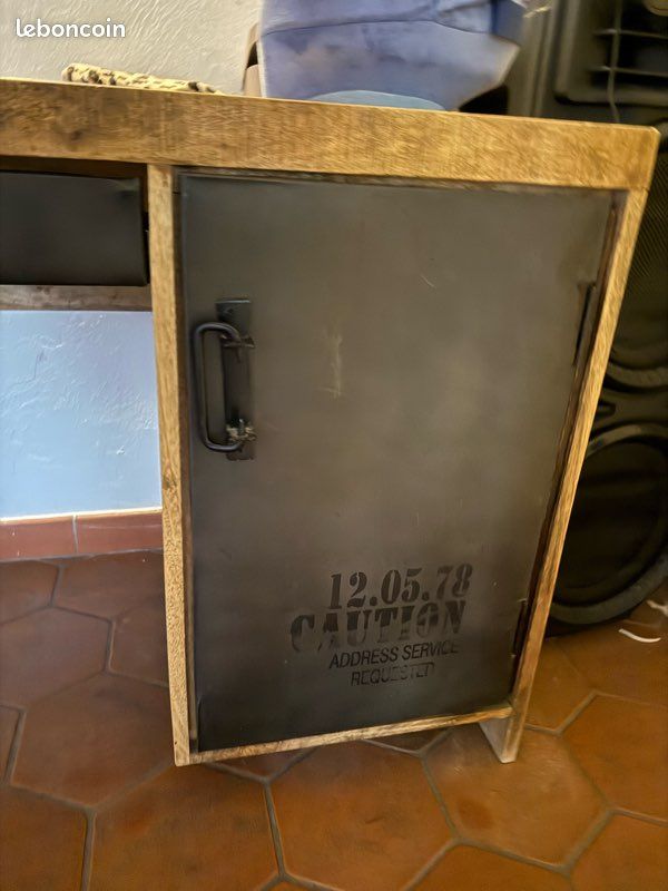 Bureau (image 2)