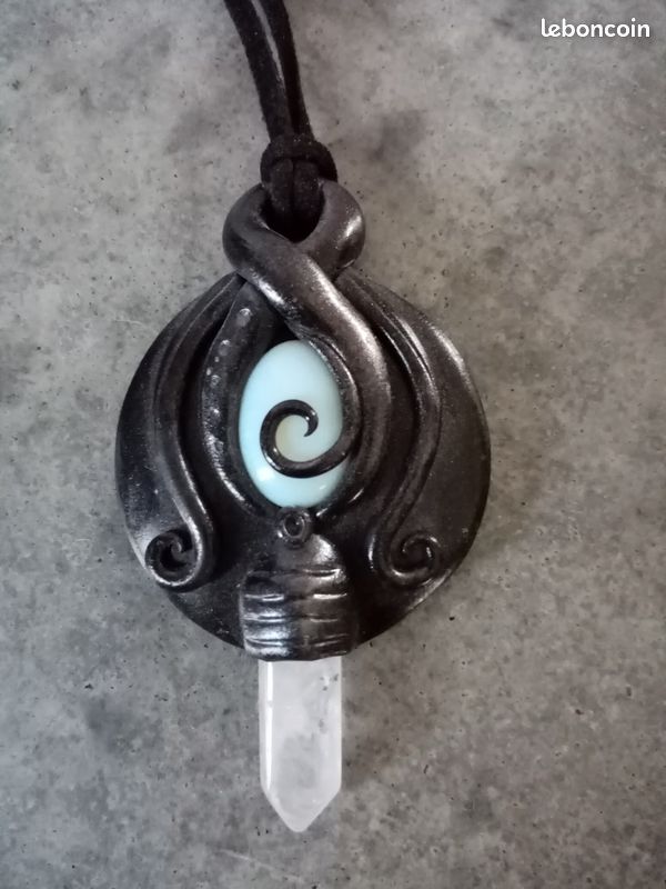 Bijou Celtic (fantaisie) avec un cristal et une pierre bleu (image 1)