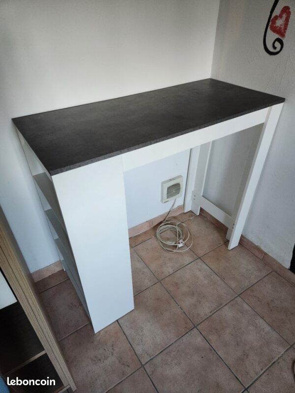 Table haute L:50cm l:115 H: 102 (image 1)