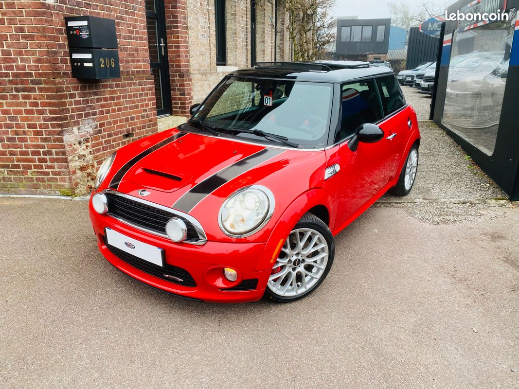 MINI HATCH R56 1.6i - 211 John Cooper Works (image 1)