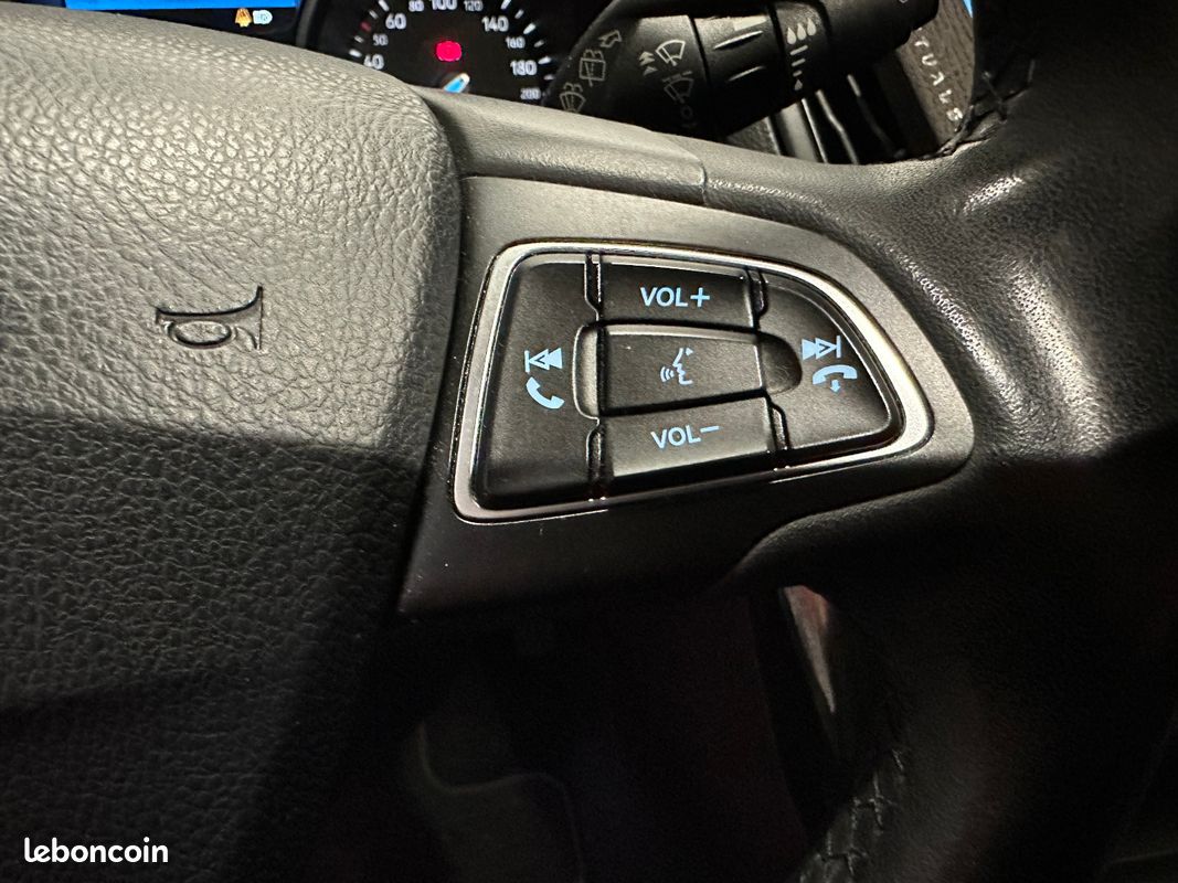 FORD FOCUS 1.0 EcoBoost 125ch Titanium (image 26)