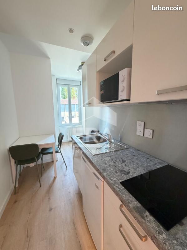 Appartement 1 pièce 15 m² · à Lons-le-Saunier · 15 m² · 385 €/mois