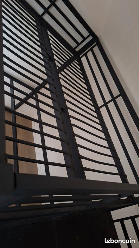 Lit mezzanine (image 5)