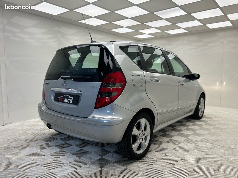 MERCEDES-BENZ CLASSE A A200 CDi W169 AVANTGARDE Phase 2 (image 3)