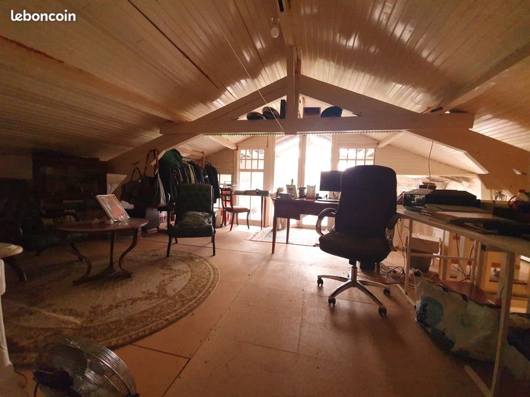 Maison 8 pièces 200 m² - Jarnac 16200 (image principale 0)