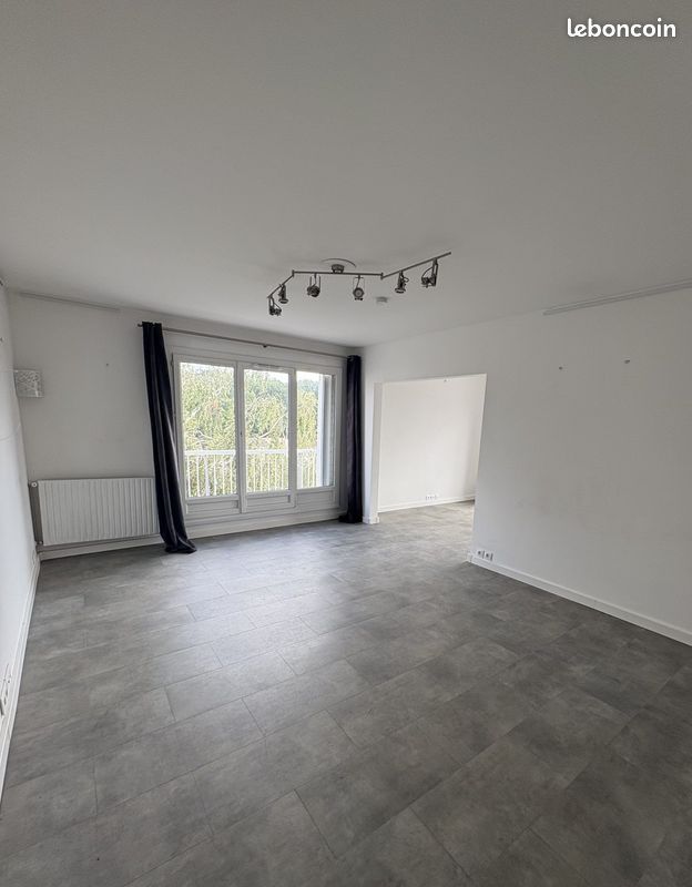Appartement 5 pièces 98 m² · à Magny-les-Hameaux · 98 m² · 1 490 €/mois