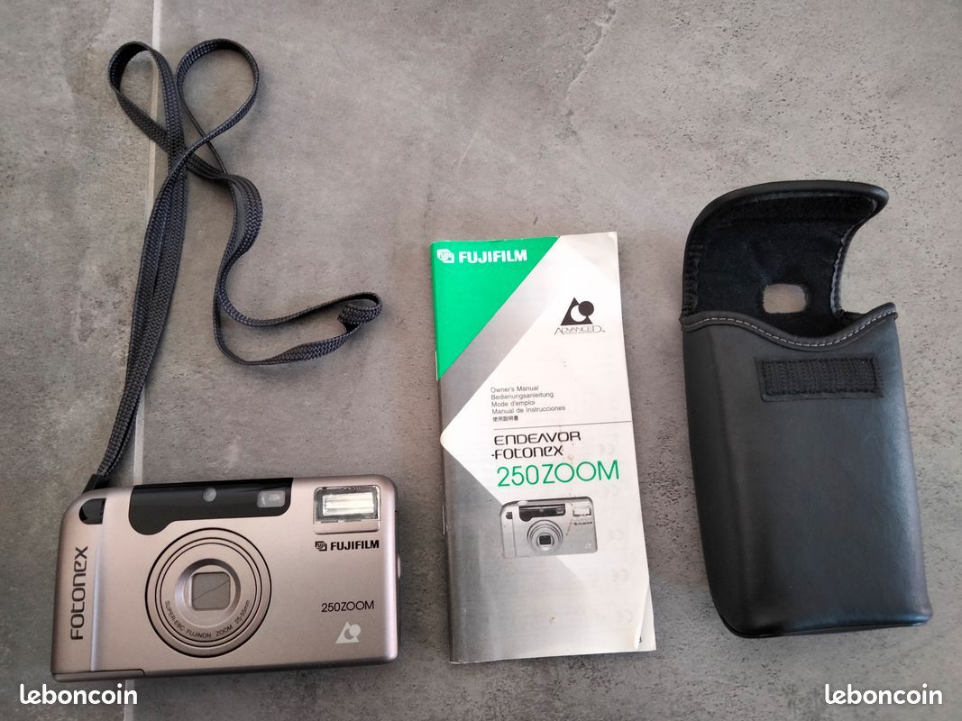 Appareil photos vintage Fujifilm Endeavor fotonex250 zoom COLMAR