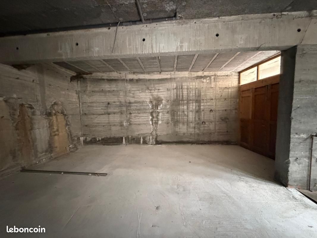 Parking 51 m² · à La Saulce · 51 m² · 55 000 €