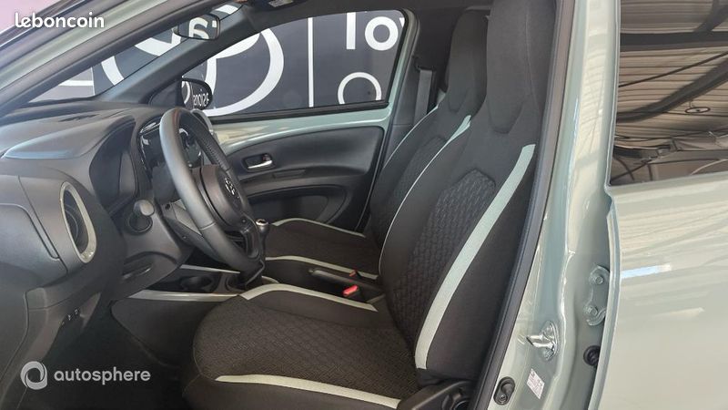 Toyota Aygo X 1.0 VVT-i 72ch Design MY24 (image 12)