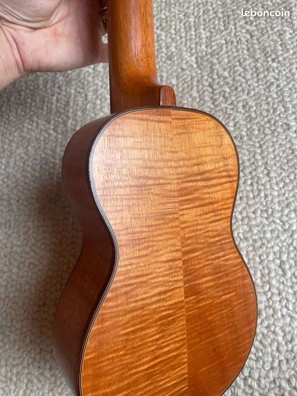 Ukulele + accessoires (image 5)