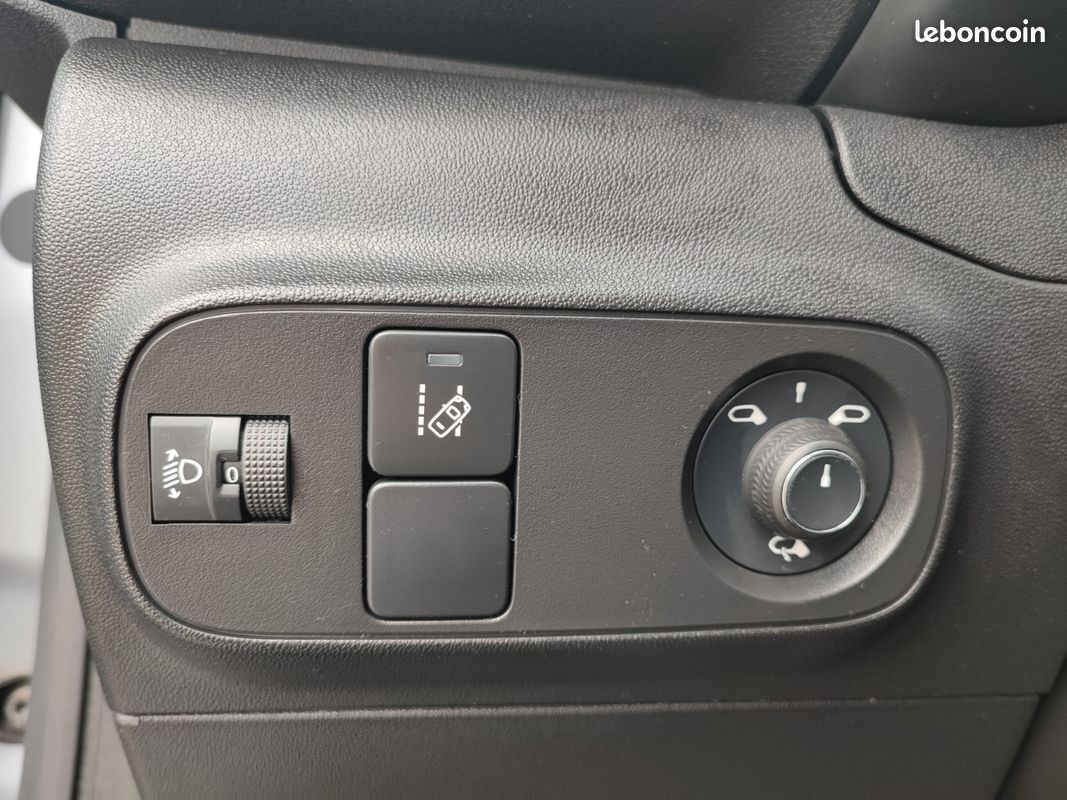 CITROEN C3 BUSINESS BlueHDi 100 SS BVM Feel Business (image 14)