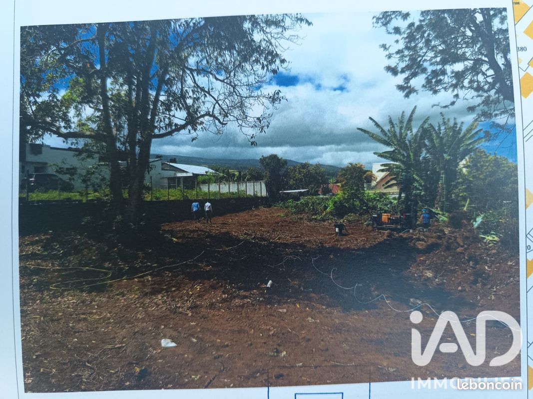 Terrain 1722 m² · au Tampon · 1 722 m² · 573 000 €