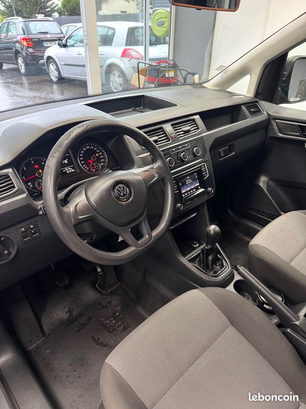 Volkswagen caddy van 1.6 tdi 102 business 2015 (image 6)