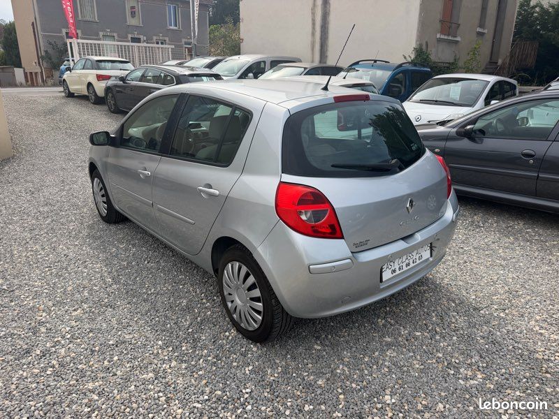 Renault CLIO III BOÎTE AUTO 64 490 KMS CLIM.A/REG/LIM/RADAR AR (image 4)