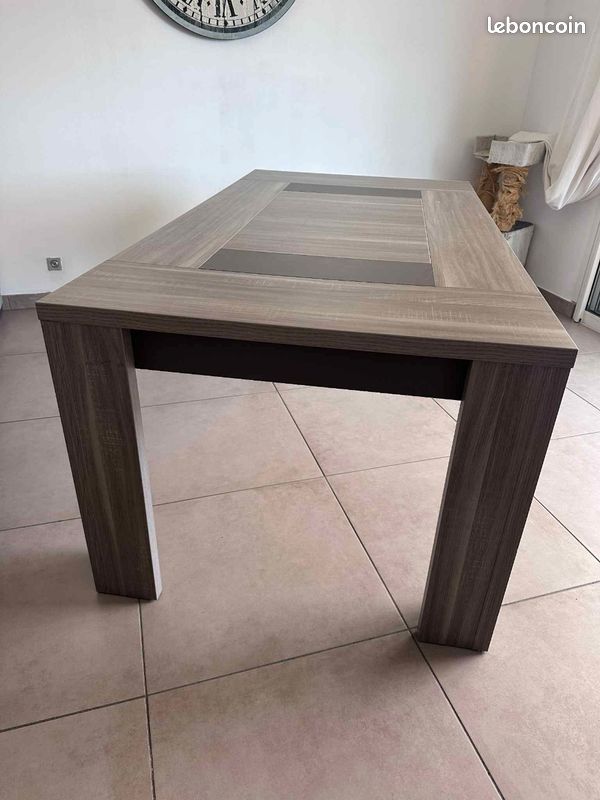 Table a manger (image 1)