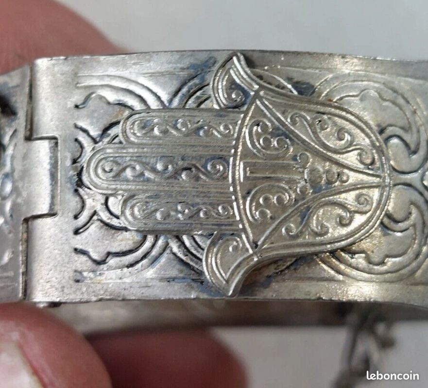 Bracelet Ancien Décor éléphant, Sabre, Main De Fatma Et étoile - Occasion