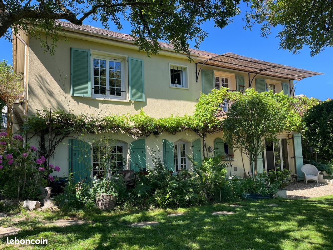 Maison 9 pièces 177 m² · à Beynes · 177 m² · 445 000 €